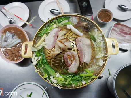 พลาญชัย หมูกระทะ บาร์บีคิว ต.รวมโชค