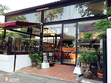 ร้านกาแฟหอมกรุ่น