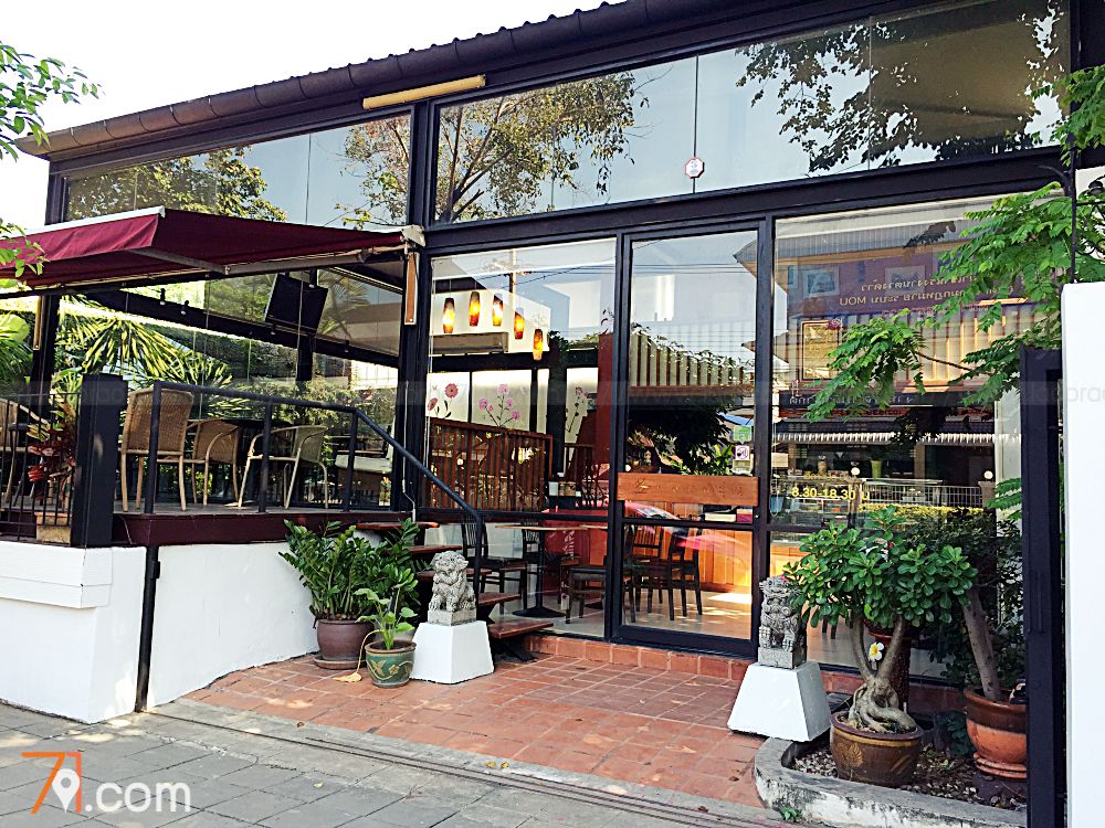ร้านกาแฟหอมกรุ่น