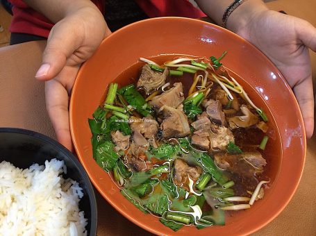 ก๋วยเตี๋ยว สว่างอรุณ เนื้อตุ๋น หมูตุ๋น โชคชัย 4