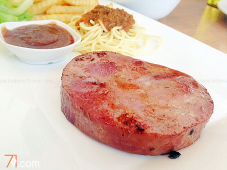 สเต็ก XXL Steakhouse จานโต้โตอร่อยราคาประหยัด