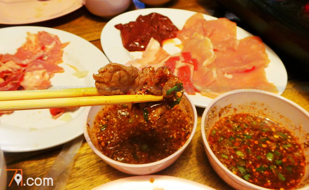 แจ่วฮ้อนคักคัก สุกี้อีสานรสแซ่บ