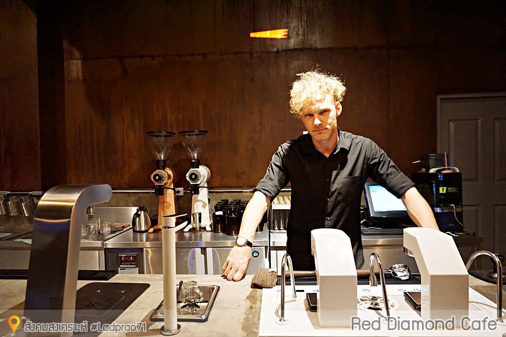 ร้านกาแฟ Red Diamond Coffee specialty coffee ย่านลาดพร้าว 71