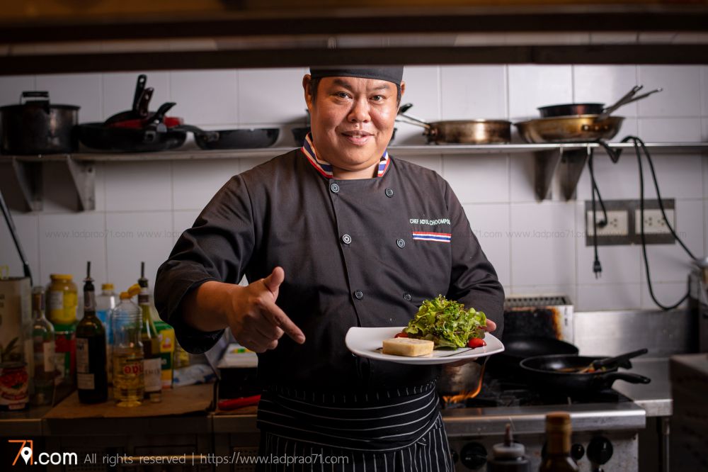ทำความรู้จักกับ Chef Adul เชฟที่รังสรรค์อาหารฝรั่งเศสประจำร้าน Vinifera