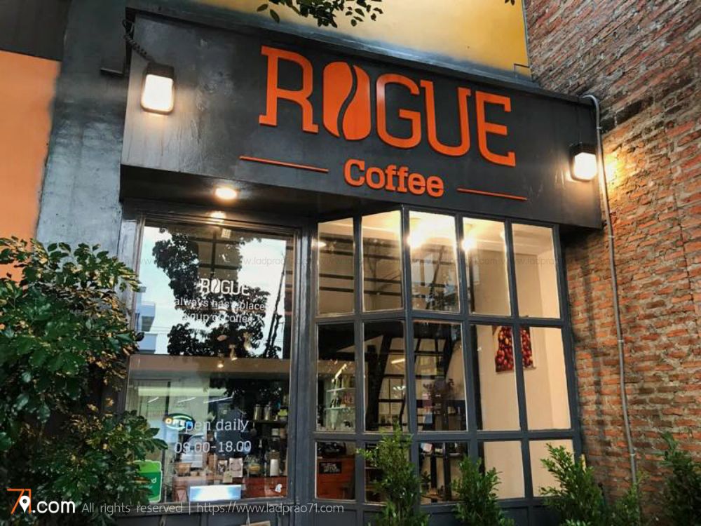 ร้านกาแฟ Rogue Coffee & Bean ร้านกาแฟร้านเล็กๆ แต่น่าประทับใจ
