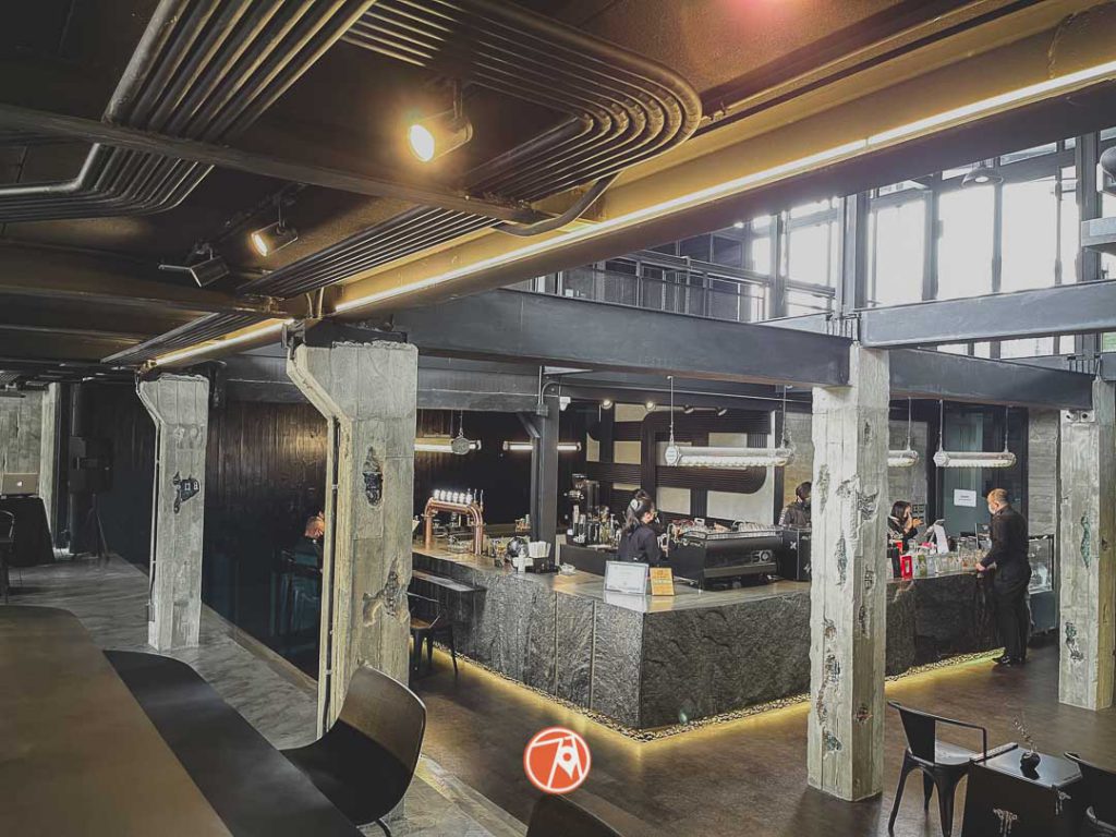 Hacking Coffee Flagship - ลาดพร้าววังหิน